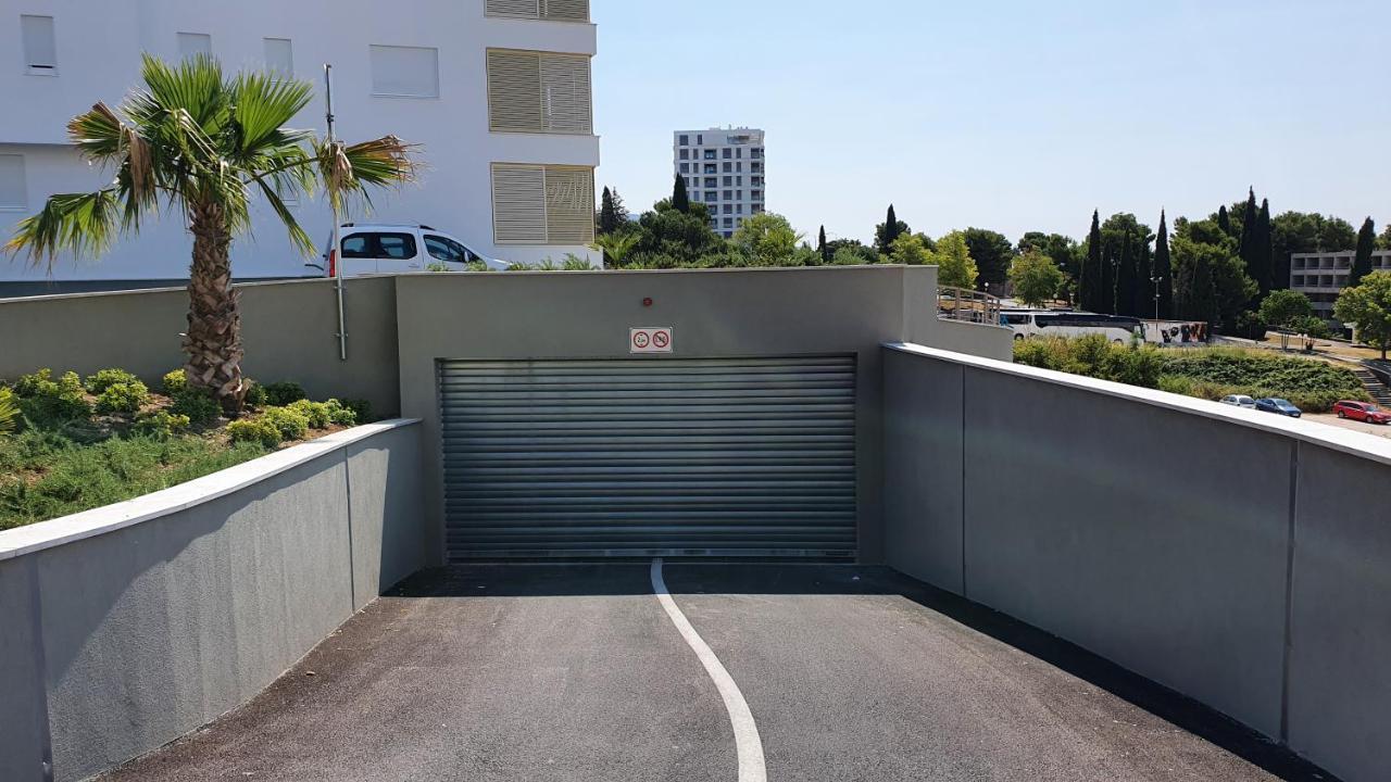 Luxury Apartment 4Seasons With Garage Split Exteriör bild