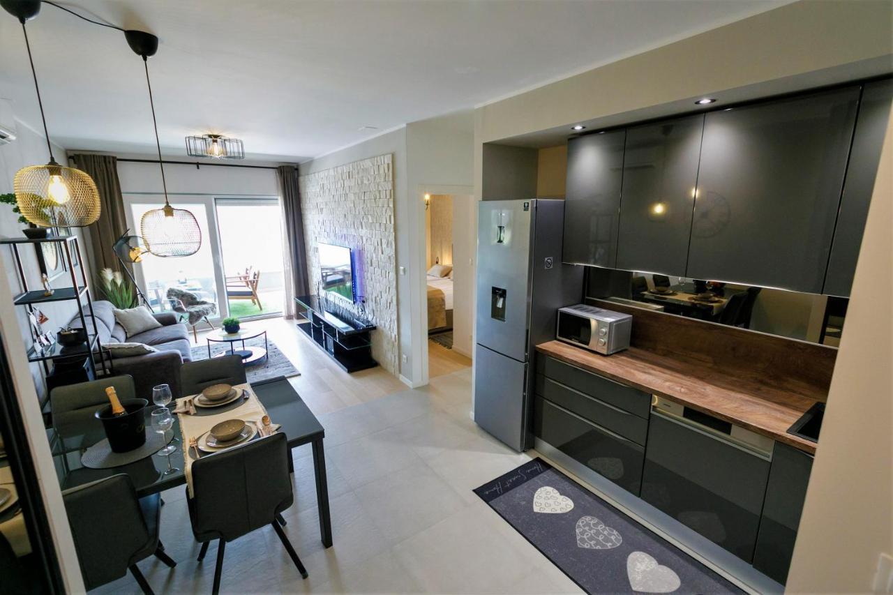 Luxury Apartment 4Seasons With Garage Split Exteriör bild